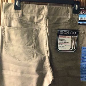 Khaki work pants, size 32 x 30 NWT